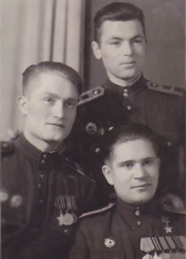 Валентин Ерошкин с товарищами